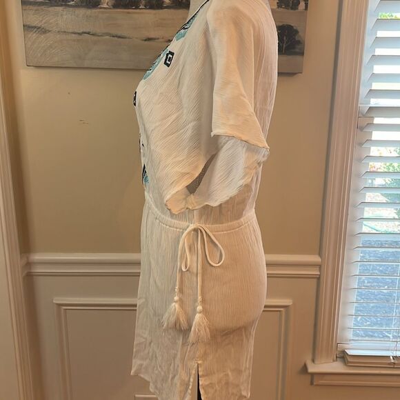 Kona Sol White and Blue Embroidered Coverup - Picture 4 of 8